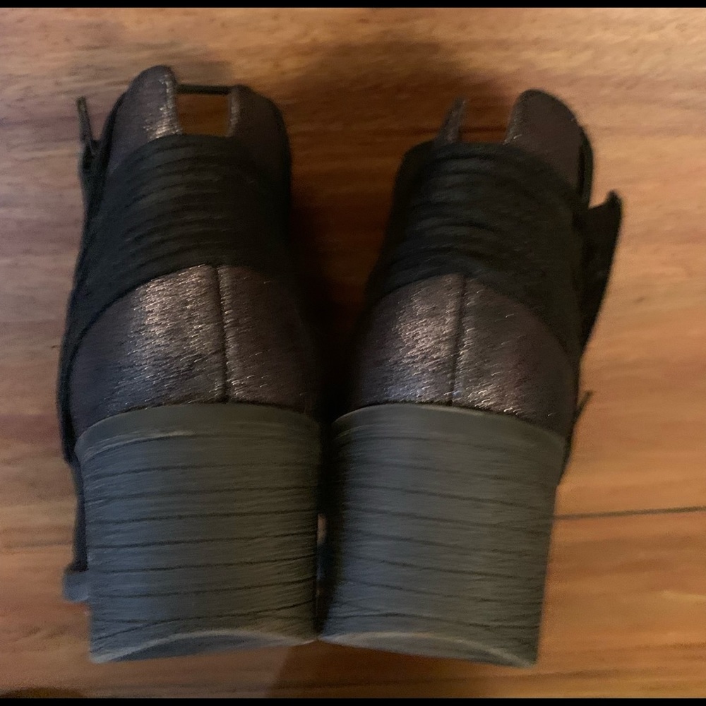 🆕❤️Volitaire Booties - Picture 7 of 7